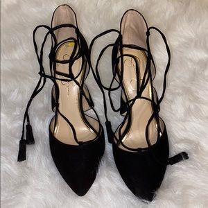 Black close toe heels!